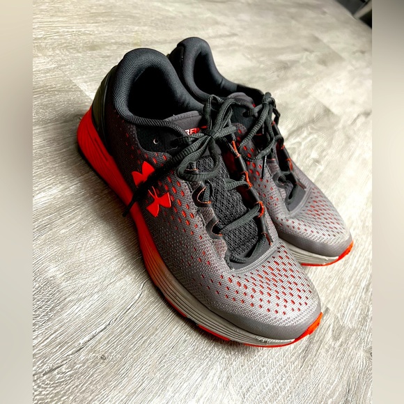 Under Armour Size 8.5 - Picture 1 of 7
